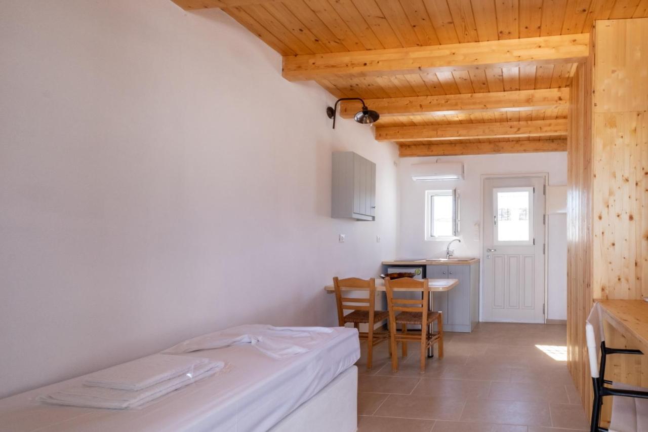 Lorenzo Studios And Suites Paros เนาซา ภายนอก รูปภาพ