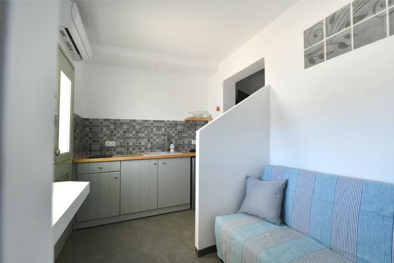 Lorenzo Studios And Suites Paros เนาซา ภายนอก รูปภาพ